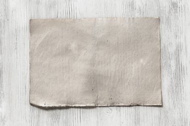 Kağıt ahşap zemin üzerinde