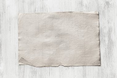 Kağıt ahşap zemin üzerinde