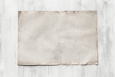 Kağıt ahşap zemin üzerinde