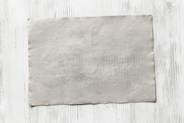 Kağıt ahşap zemin üzerinde