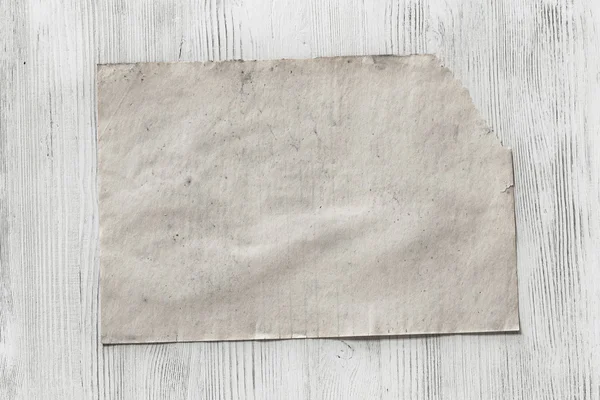 Kağıt ahşap zemin üzerinde