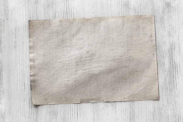 Kağıt ahşap zemin üzerinde
