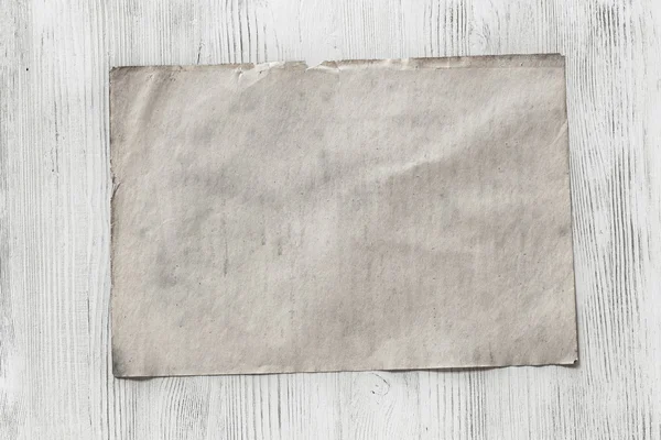 Kağıt ahşap zemin üzerinde