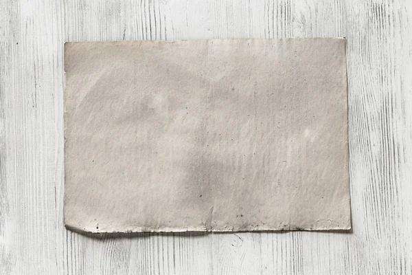 Kağıt ahşap zemin üzerinde