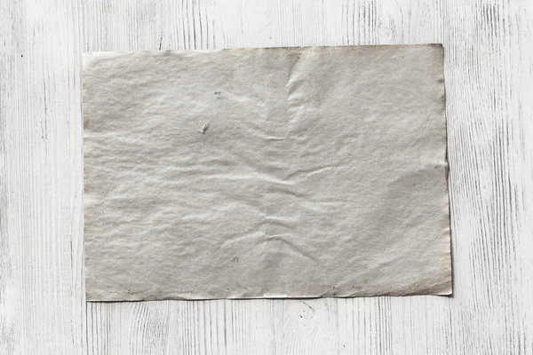 Kağıt ahşap zemin üzerinde