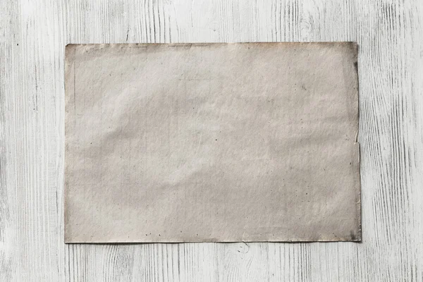 Kağıt ahşap zemin üzerinde