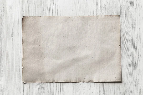 Kağıt ahşap zemin üzerinde