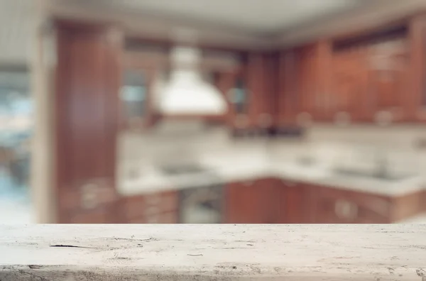 Mesa de madera en la cocina —  Fotos de Stock