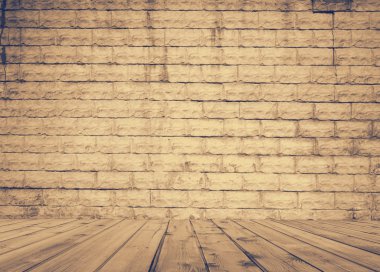 Tuğla duvarlı eski oda