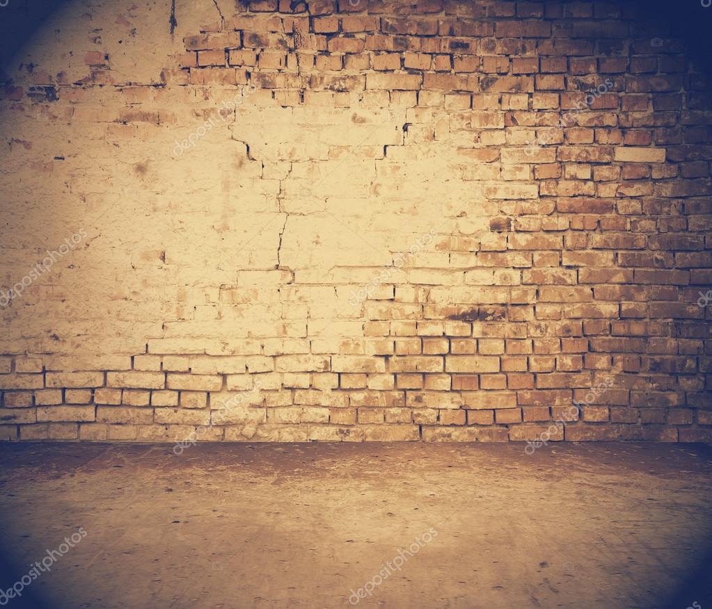 Brick wall, vintage background Stock Photo by ©avlntn 90404202