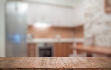 boş eski ahşap masa