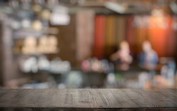 Table de bar en bois vide — Photo