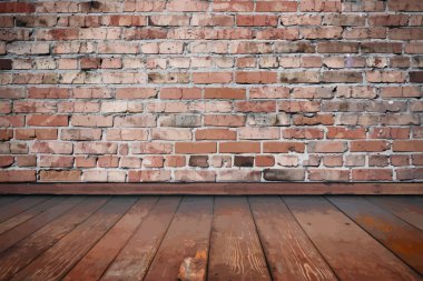 Tuğla duvarlı eski oda