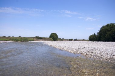 küçük dağ küçük nehir