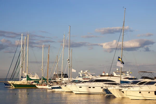 The sailboats standing in port — Stock Photo, Image