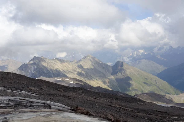 Cime Delle Montagne Del Caucaso — Foto Stock