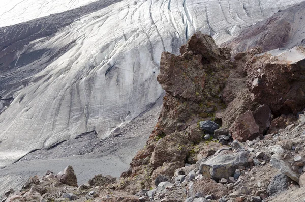 Gletser Abadi Dan Batu Batu Besar Pegunungan Kaukasus — Stok Foto