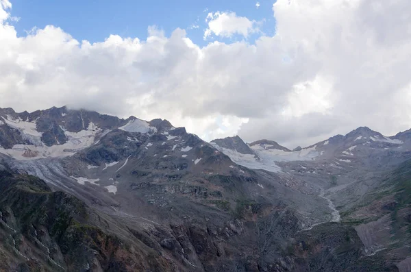 Alte Montagne Innevate Del Caucaso Settentrionale — Foto Stock