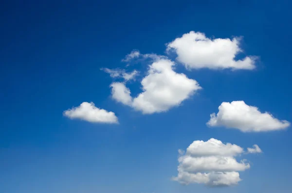 White clouds in the sky — Stock Photo, Image