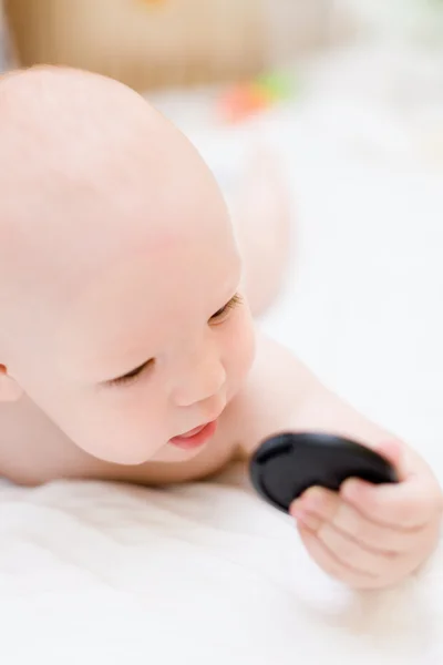 Baby vedere sul cappuccio della lente — Foto Stock