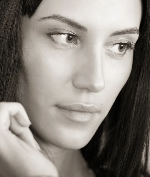 Portrait of attractive brunette woman — Stock Photo, Image