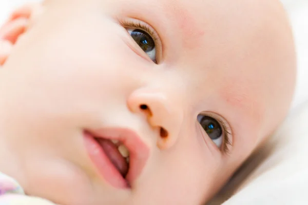 Faccia da bambino. Primo piano degli occhi — Foto Stock