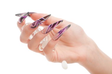 Güzel tırnak insan eliyle açılan cam taşlar