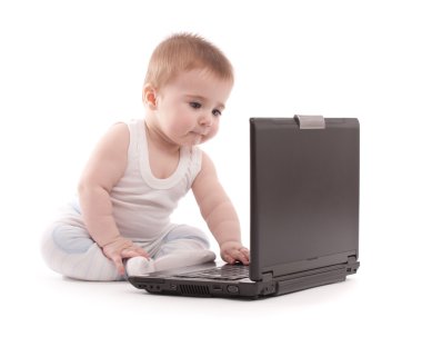 Küçük oğlu laptop ile oynamak