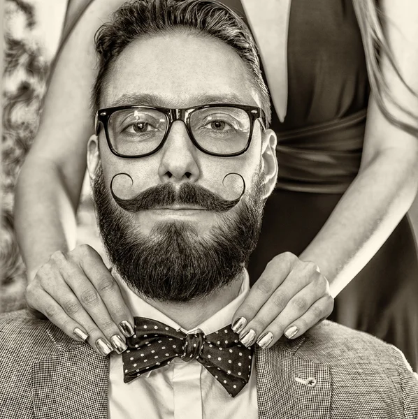 Homme à l'ancienne avec barbe et moustache frisée — Photo