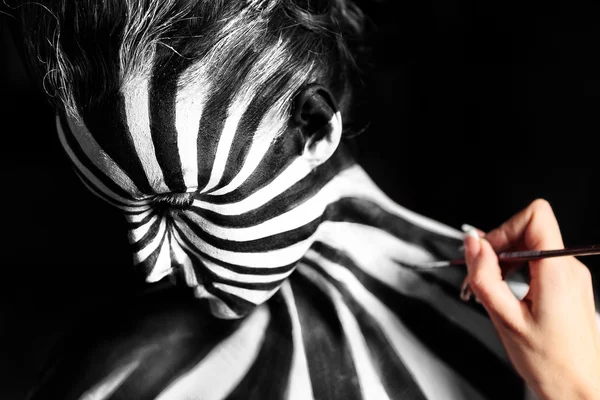 Artist create body art on the girl's body — Stock Photo, Image