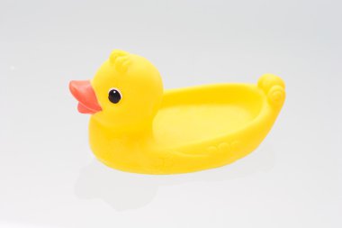 Üç lastik ördek