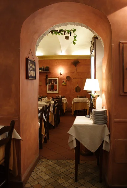 Romantisches italienisches Restaurant — Stockfoto