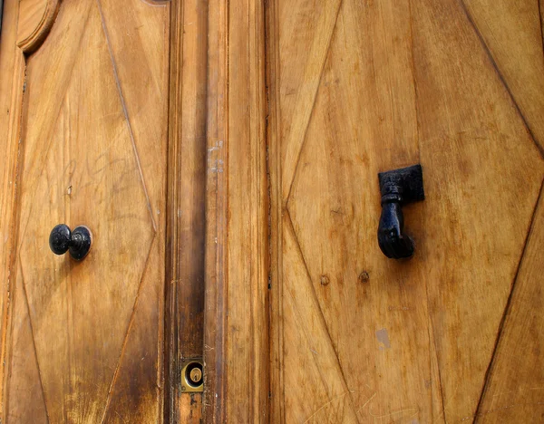 Botão de portas antigas — Fotografia de Stock