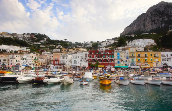 Barca sull'isola di Capri — Foto Stock