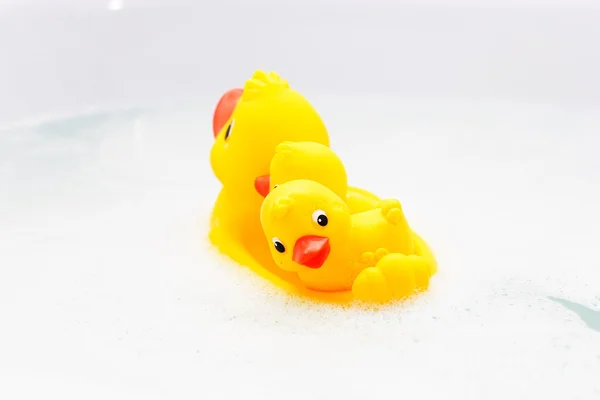 Três patos de borracha — Fotografia de Stock