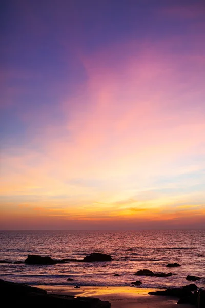 雄大な夕日水. — ストック写真