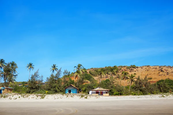 Casa na praia tropical — Fotografia de Stock