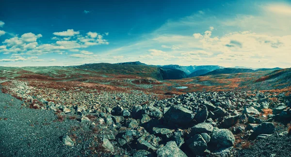 Panorama delle alte montagne — Foto Stock