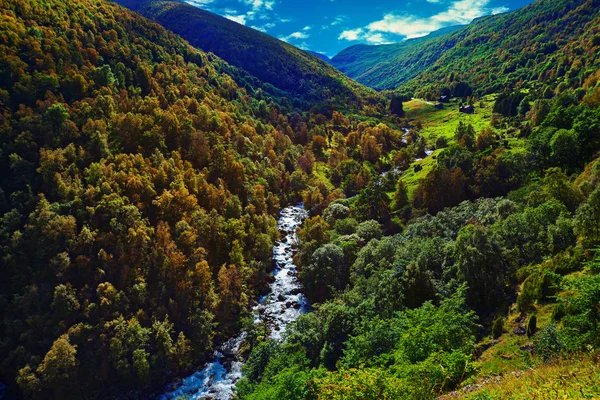 Góry podróży samochodem — Zdjęcie stockowe