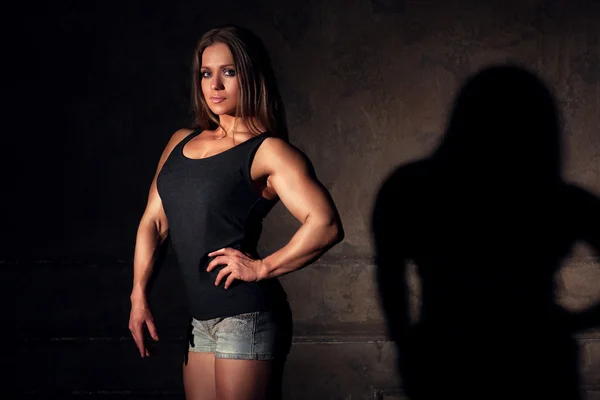 Woman bodybuilder — Stock Photo, Image