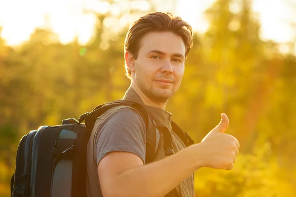 Junger Mann Tourist — Stockfoto