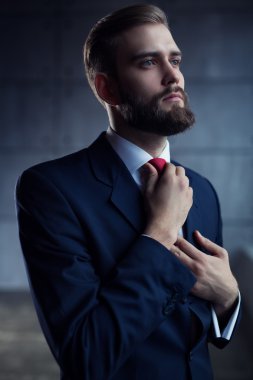 yakışıklı delikanlı