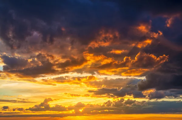 Sonnenuntergangswolken — Stockfoto