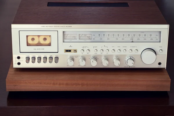 Vintage kaset çalar stereo pikap alici açık — Stok fotoğraf