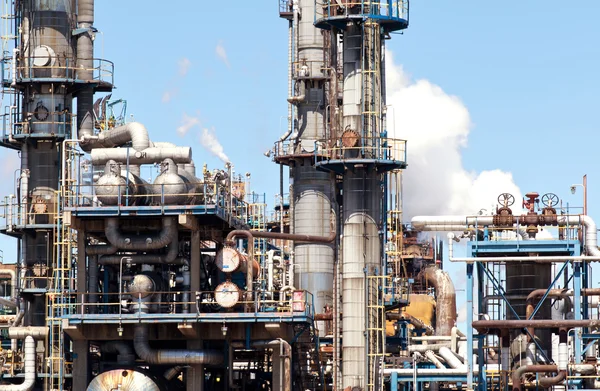 Petróleo refinado planta petroquímica Smokestack Pipeline — Fotografia de Stock