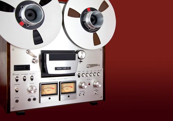 Stereoweergave (analoog) open reel tape deck recorder spool — Stockfoto