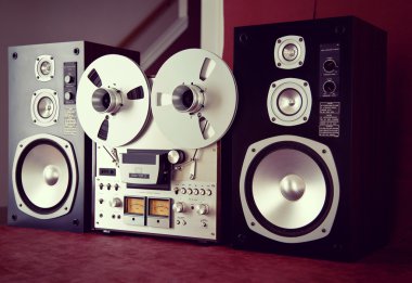 Analog stereo hoparlörler ile reel kaset çalar kaydedici vintage açın