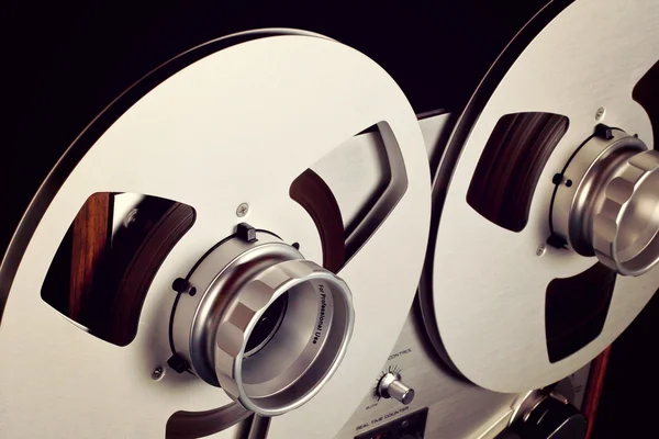 Analog Stereo Open Reel Tape Deck Recorder Spool Closeup — Stock Photo, Image