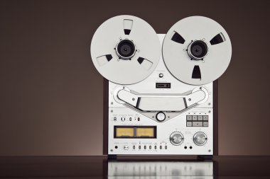 Analog stereo reel kaset çalar kaydedici vintage closeup açın