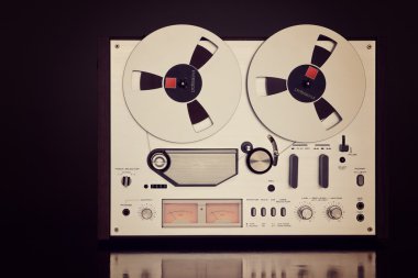 Analog stereo reel kaset çalar kaydedici vintage closeup açın